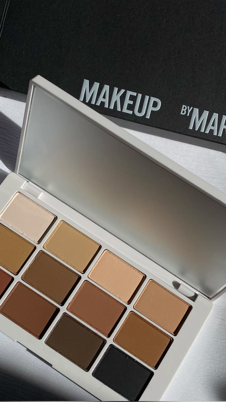 MAKEUP BY MARIO Master Mattes Eyeshadow Palette